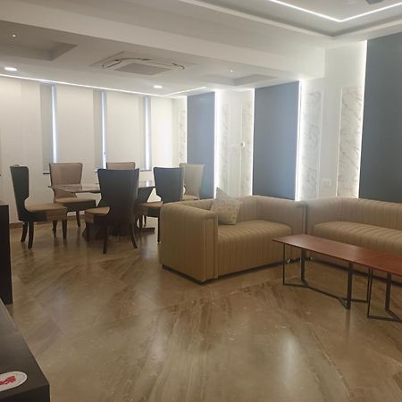 Hotel Kadamb Tree 贾巴尔普尔 外观 照片