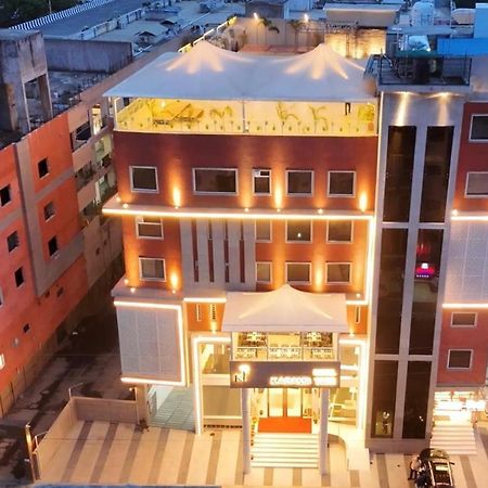 Hotel Kadamb Tree 贾巴尔普尔 外观 照片
