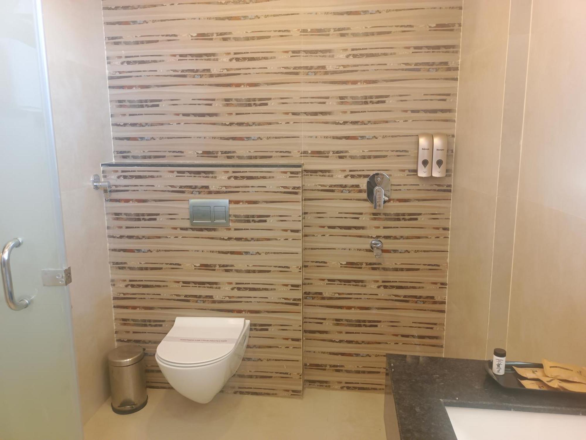 Hotel Kadamb Tree 贾巴尔普尔 外观 照片