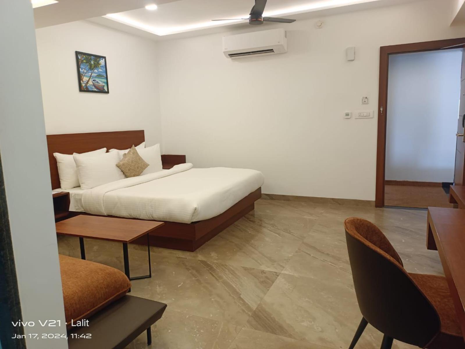 Hotel Kadamb Tree 贾巴尔普尔 外观 照片