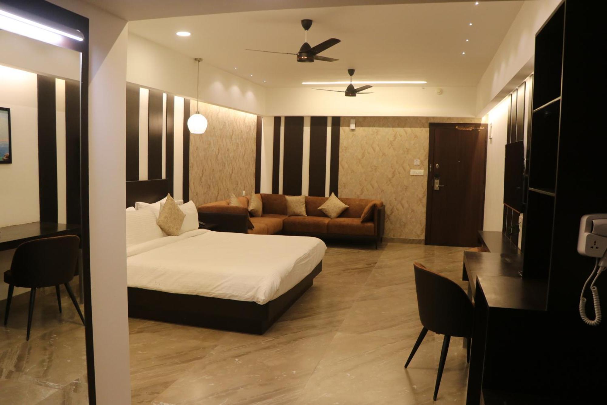 Hotel Kadamb Tree 贾巴尔普尔 外观 照片