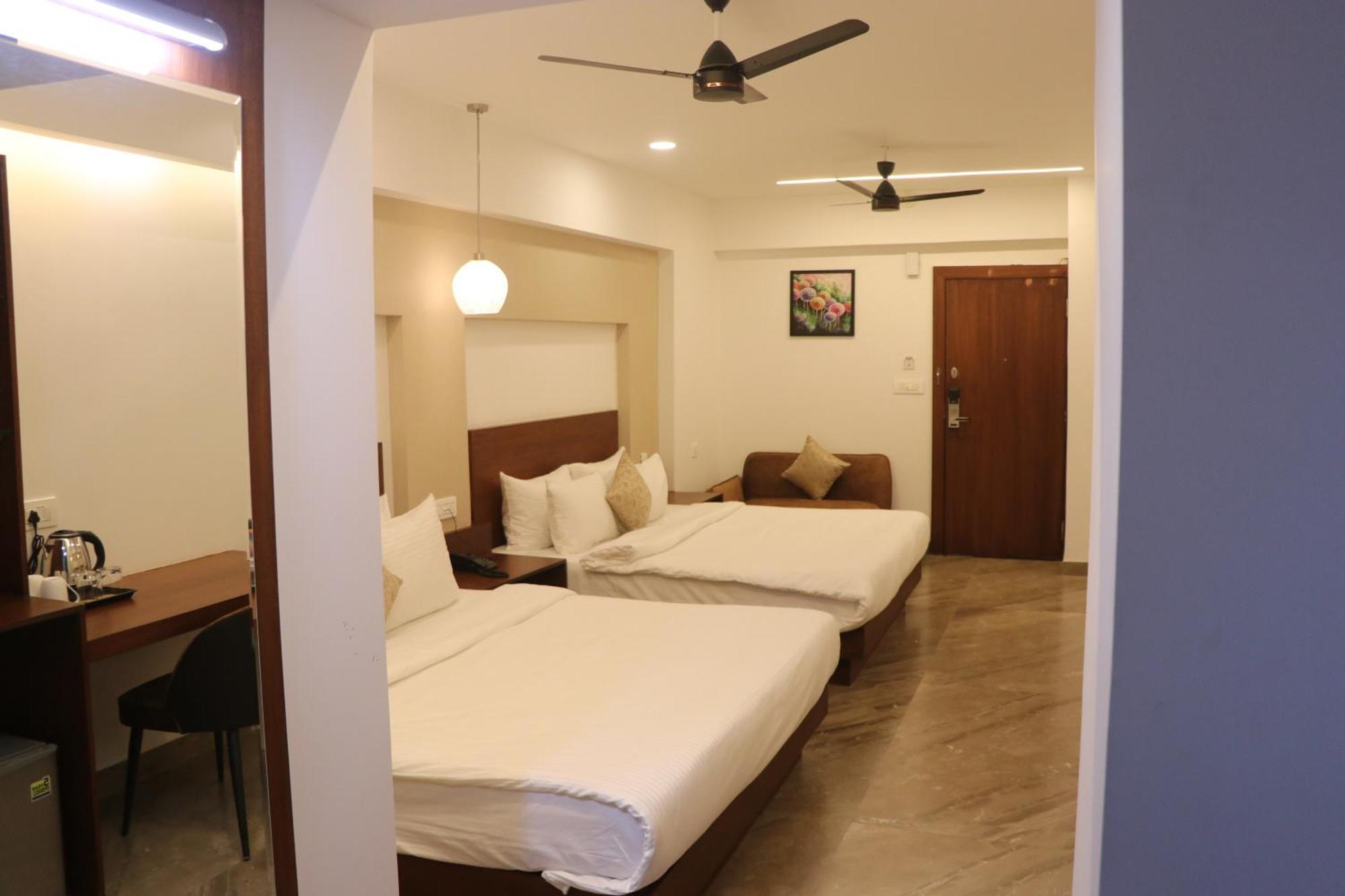 Hotel Kadamb Tree 贾巴尔普尔 外观 照片