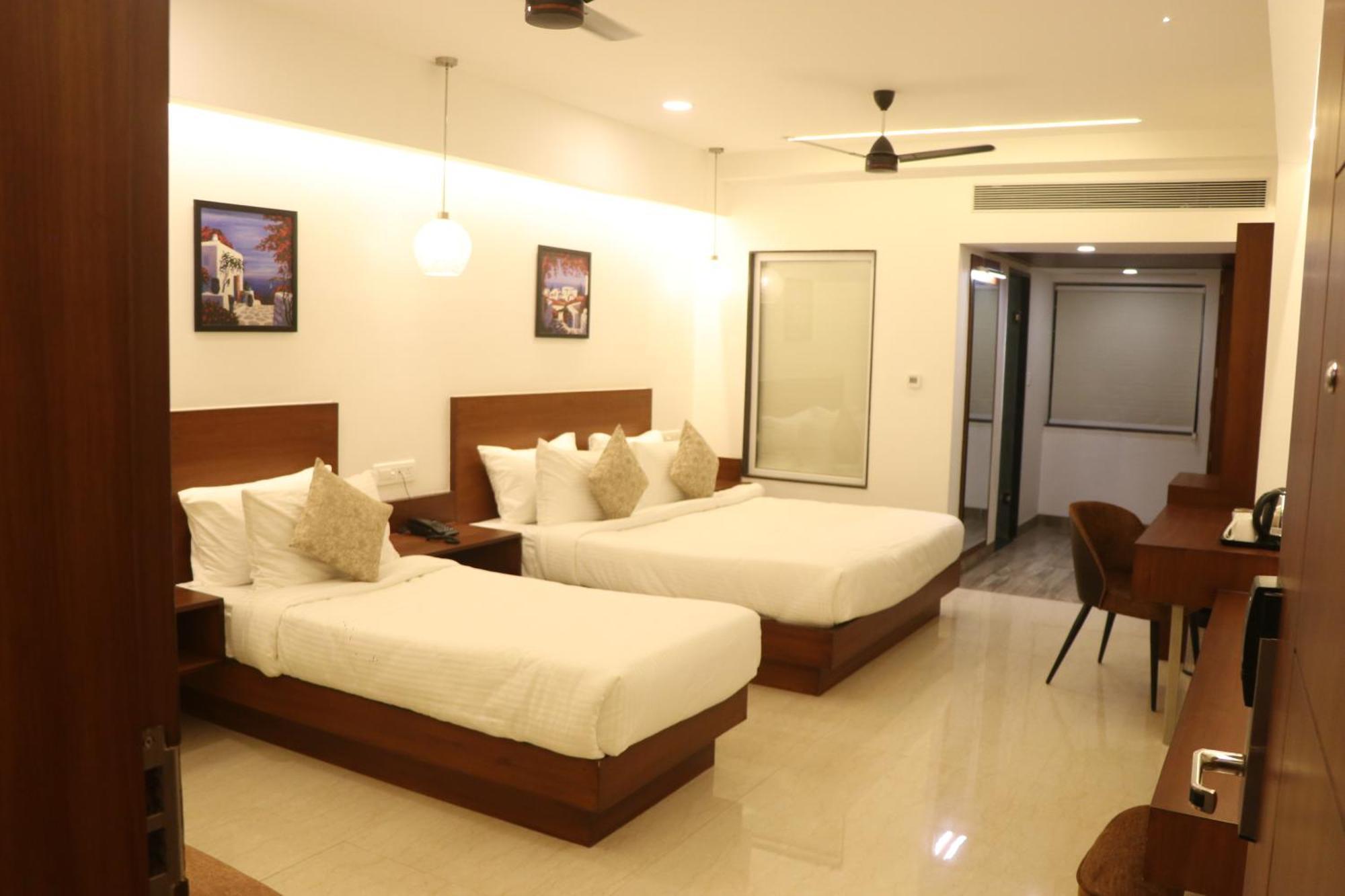 Hotel Kadamb Tree 贾巴尔普尔 外观 照片