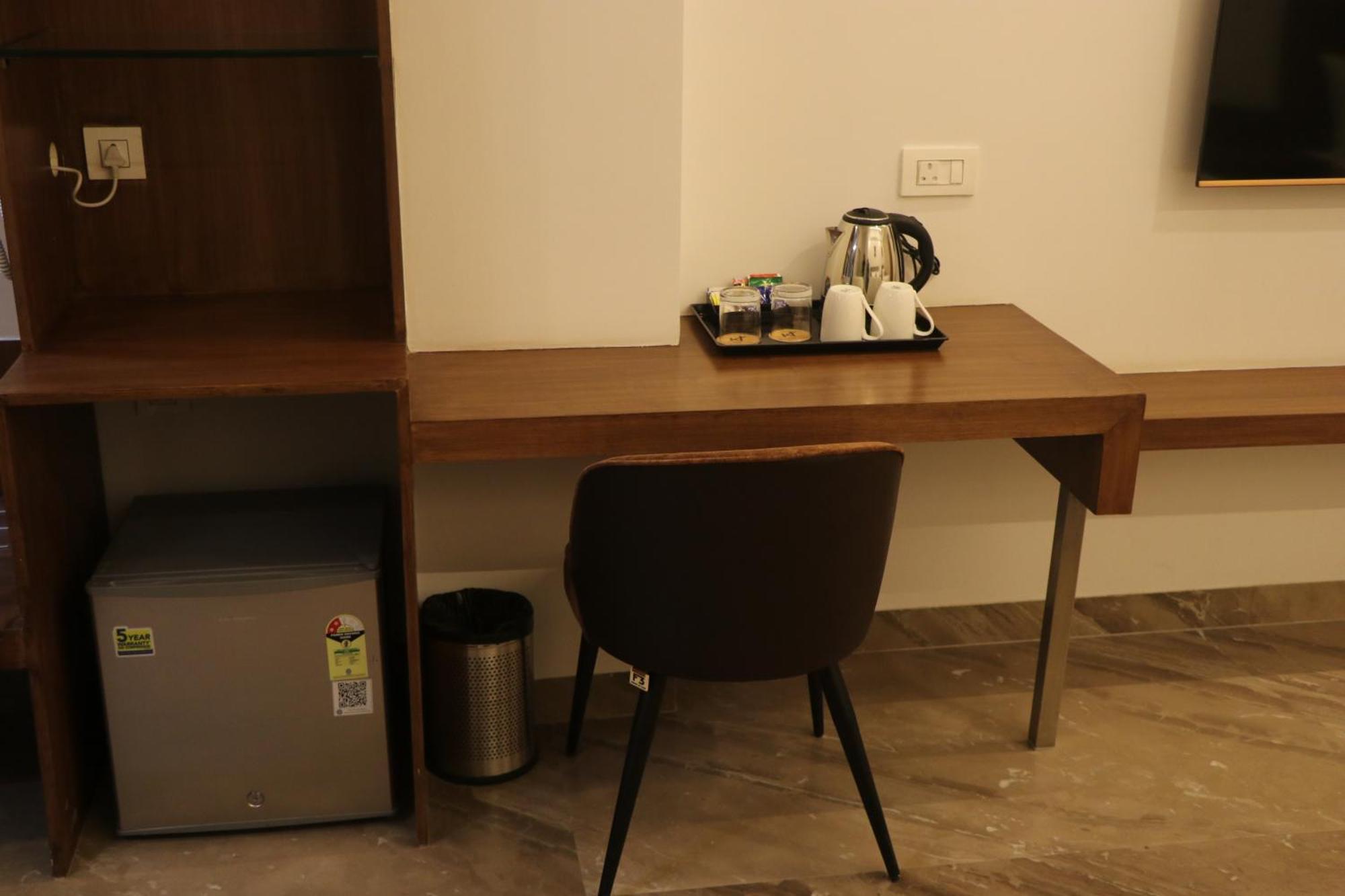 Hotel Kadamb Tree 贾巴尔普尔 外观 照片