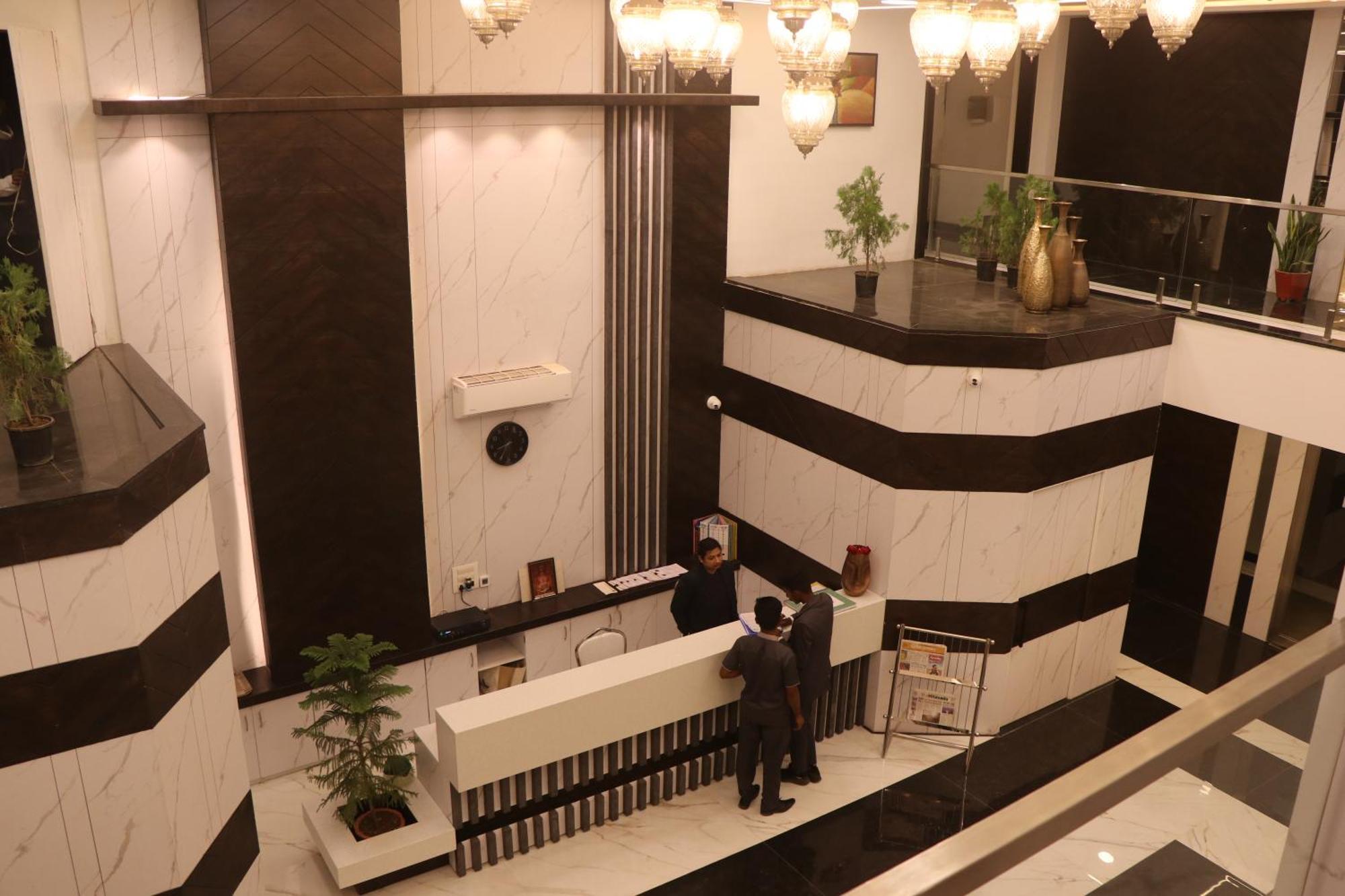 Hotel Kadamb Tree 贾巴尔普尔 外观 照片