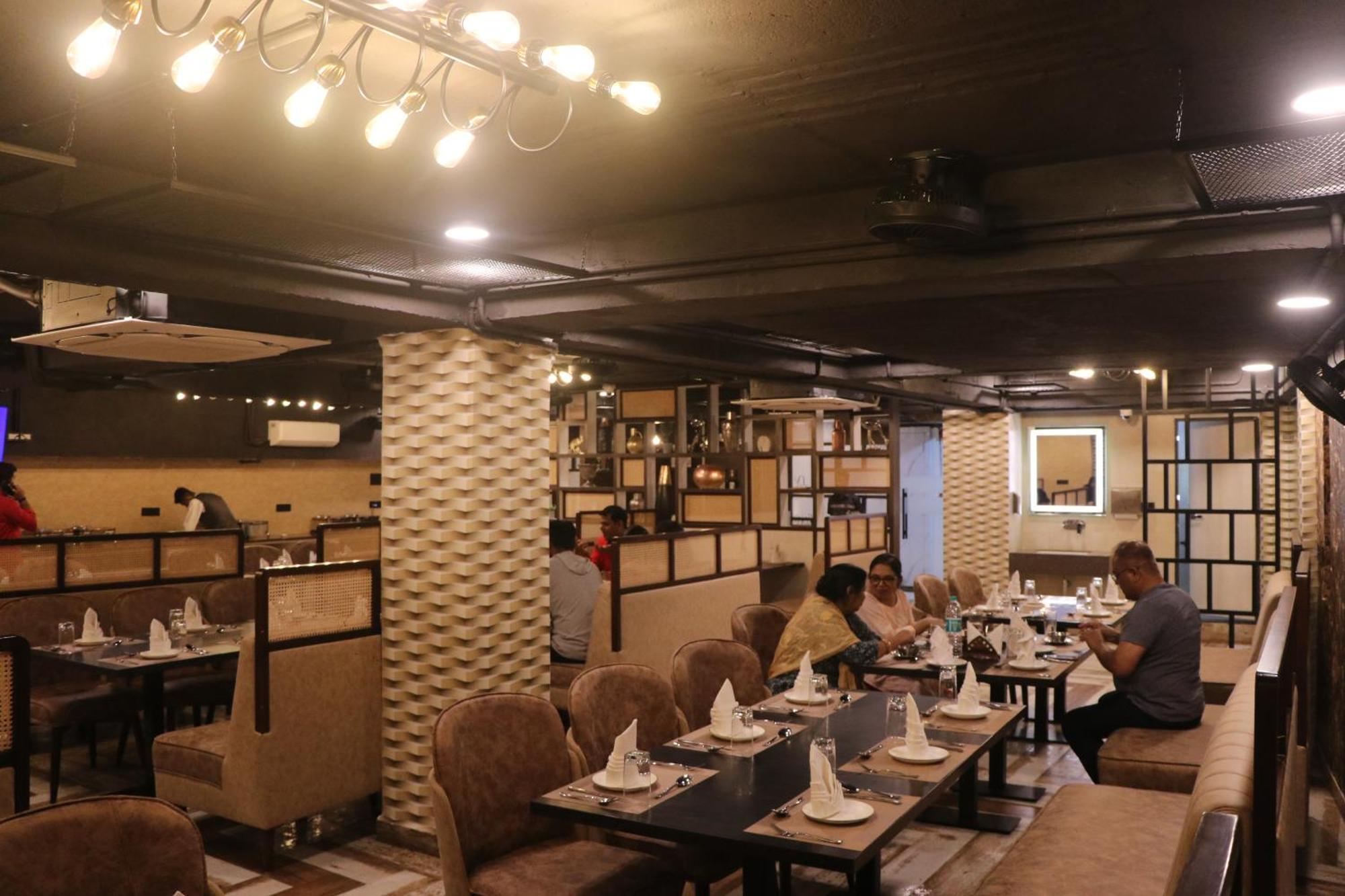 Hotel Kadamb Tree 贾巴尔普尔 外观 照片